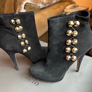 Vince Camuto black suede booties
